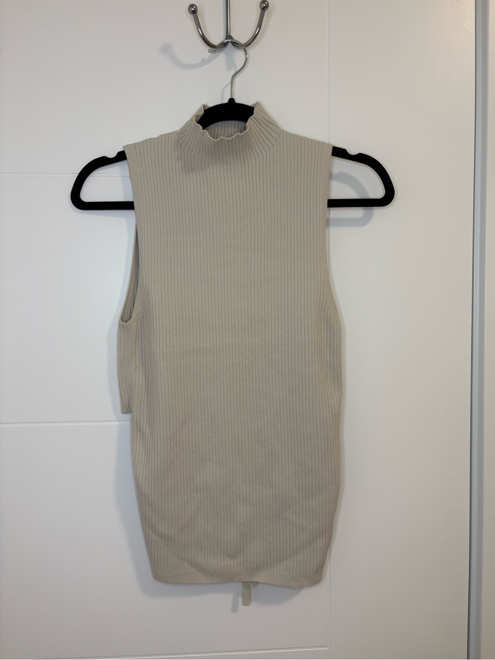 Babaton Sculpt Knit Tie-Back Tank
